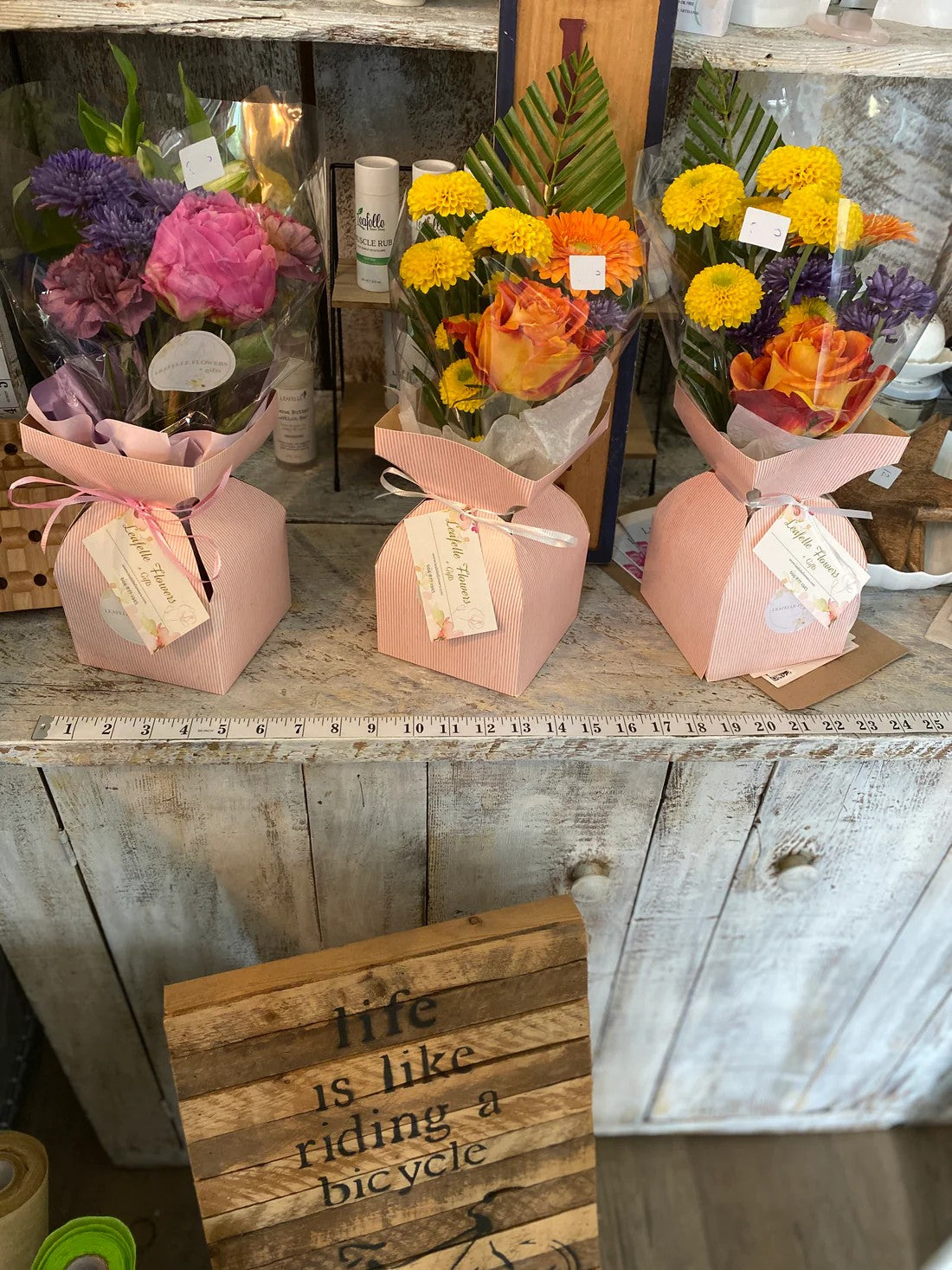 Mini Masterpieces - Charming Flower Arrangements