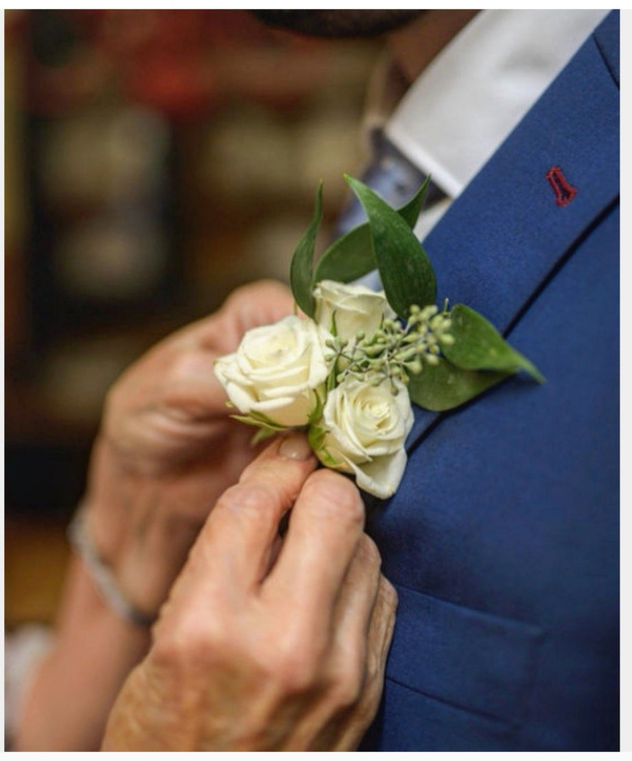 WF 16 - Boutonniere