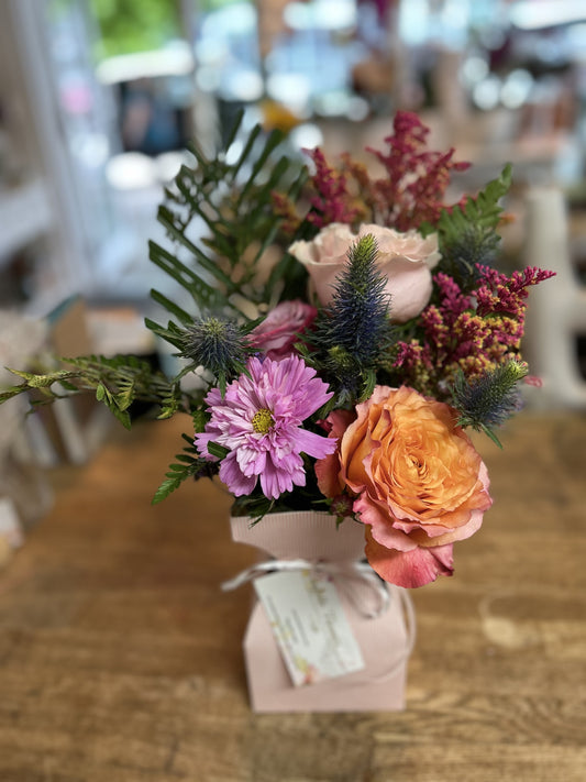 Mini Masterpieces - Charming Flower Arrangements