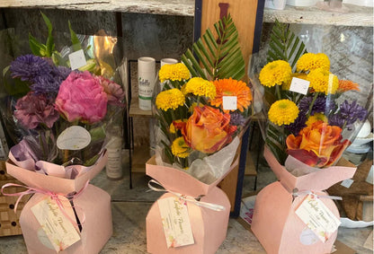 Mini Masterpiece Craft Box Vase Arrangement for your budget